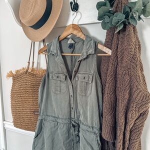 Universal Thread Romper